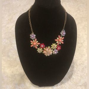 Floral diamond necklace with matching earrings 🌟